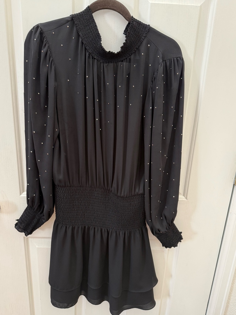 Gorgeous White House Black Market dress